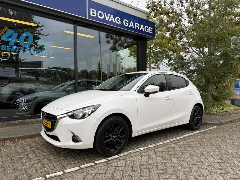 MAZDA 2