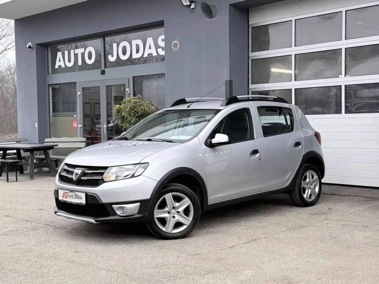 Dacia Sandero Stepway TCe 90 **Navigation/Tempomat** Grau - 2