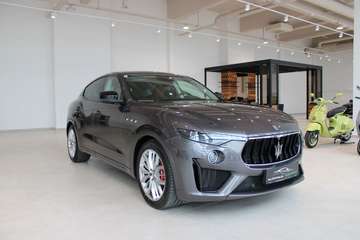 GTS Q4 **V8**
