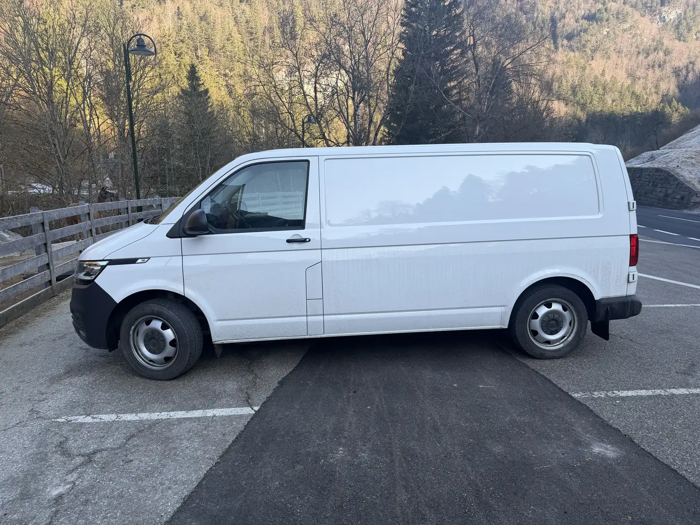 Volkswagen T6.1 Transporter Weiß - 1