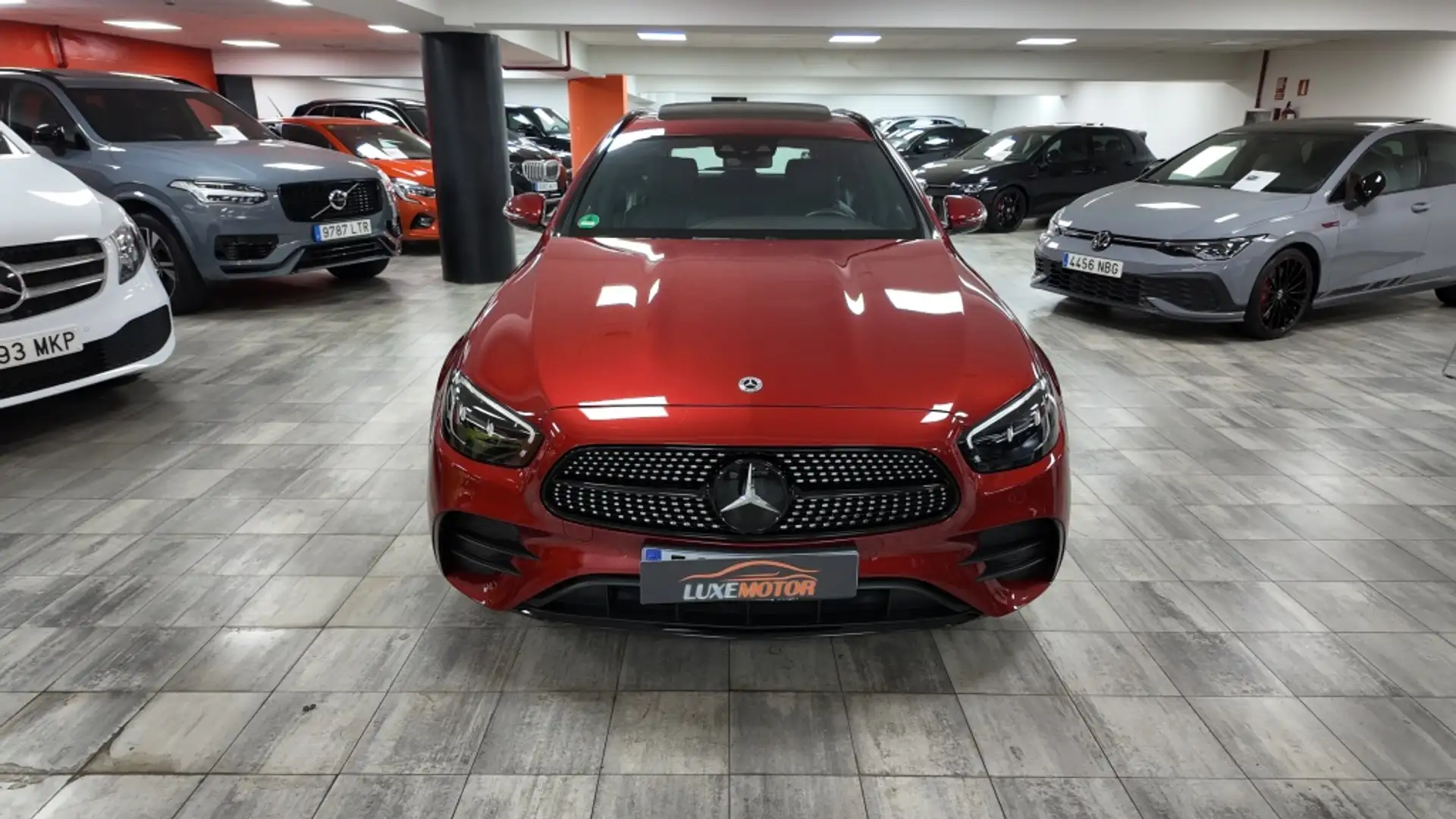 Mercedes-Benz E 300 Estate de Burdeos - 2