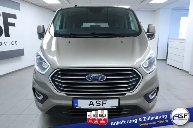 Ford Tourneo Custom view 3
