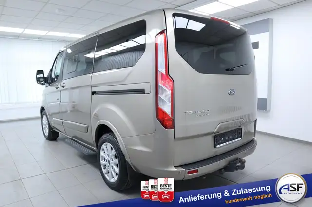 Ford Tourneo Custom view 9