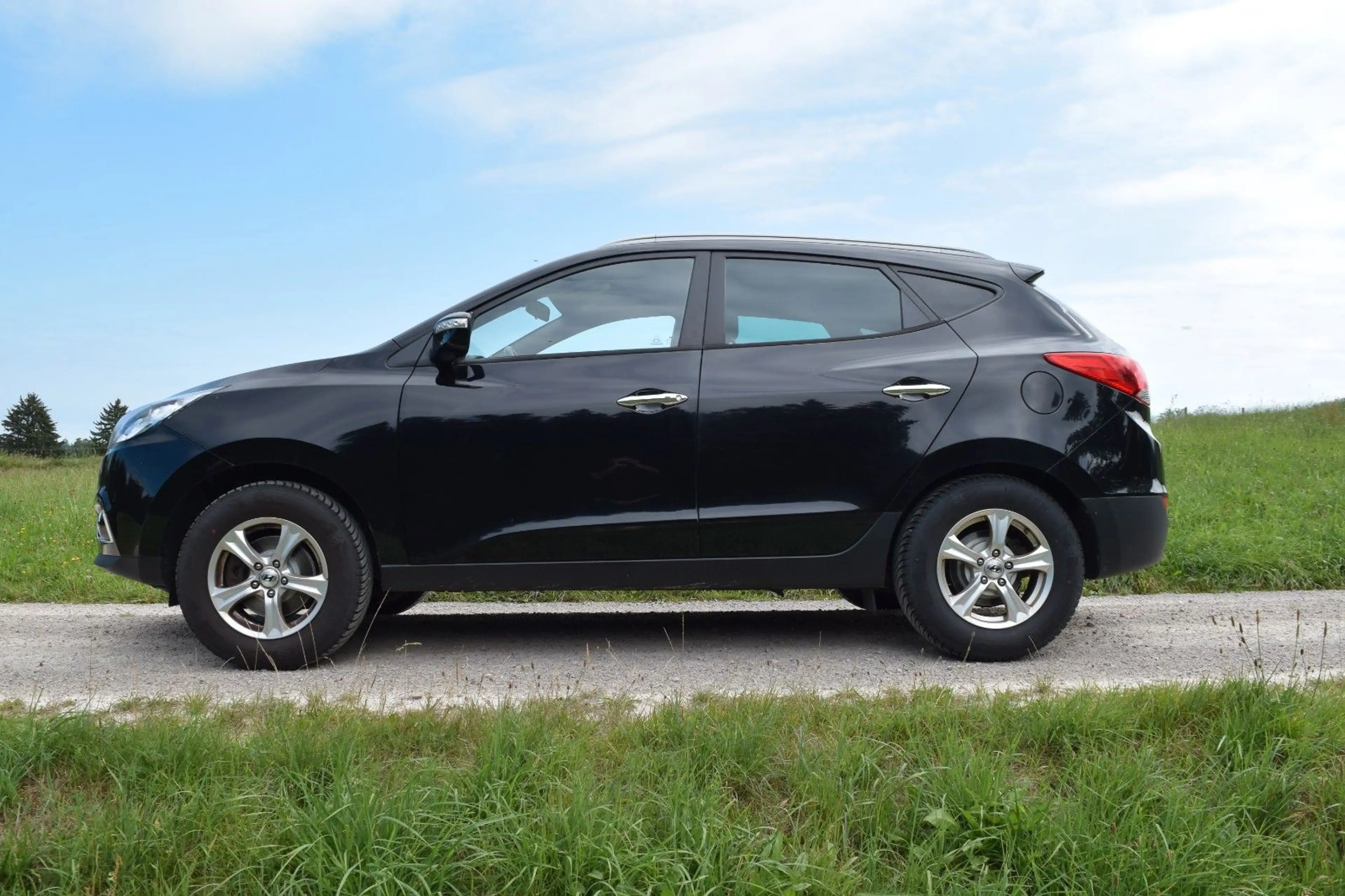 Hyundai iX35 Premium AWD~Diffsperre~Leder~AHK~TÜV NEU — photo 4