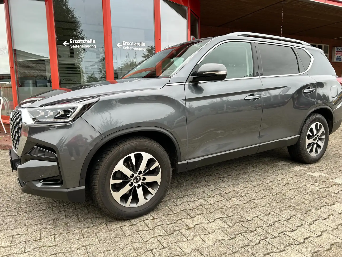 SsangYong Rexton 2.2 e-XDi 220 4WDAut. Quartz NW Garantie 06/2026 Gris - 2