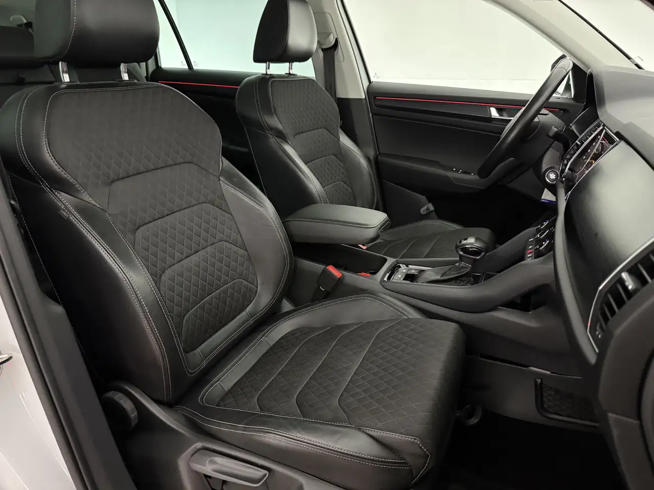 Skoda Kodiaq 1.5 TSI Limited Business Edition 7p. Camera Vi, миниатюра 16