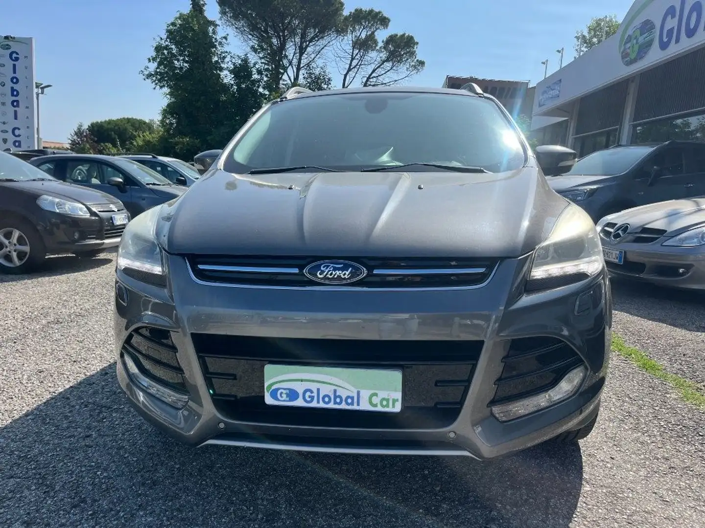 Ford Kuga 2.0 TDCI 140 CV 4WD Titanium aut. Grigio - 2