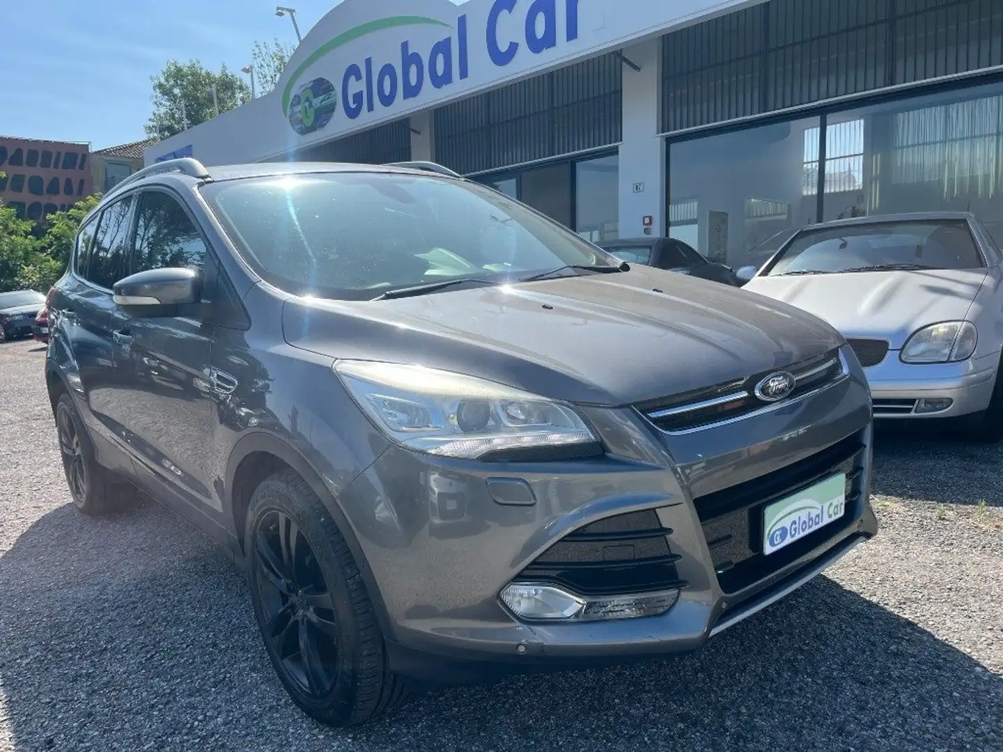 Ford Kuga 2.0 TDCI 140 CV 4WD Titanium aut. Grigio - 1