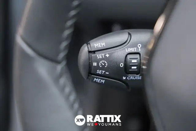 Peugeot 208 view 14