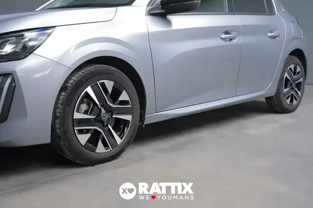 Peugeot 208 view 4
