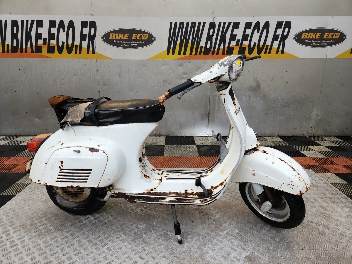 Vespa Primavera Blanco - 1