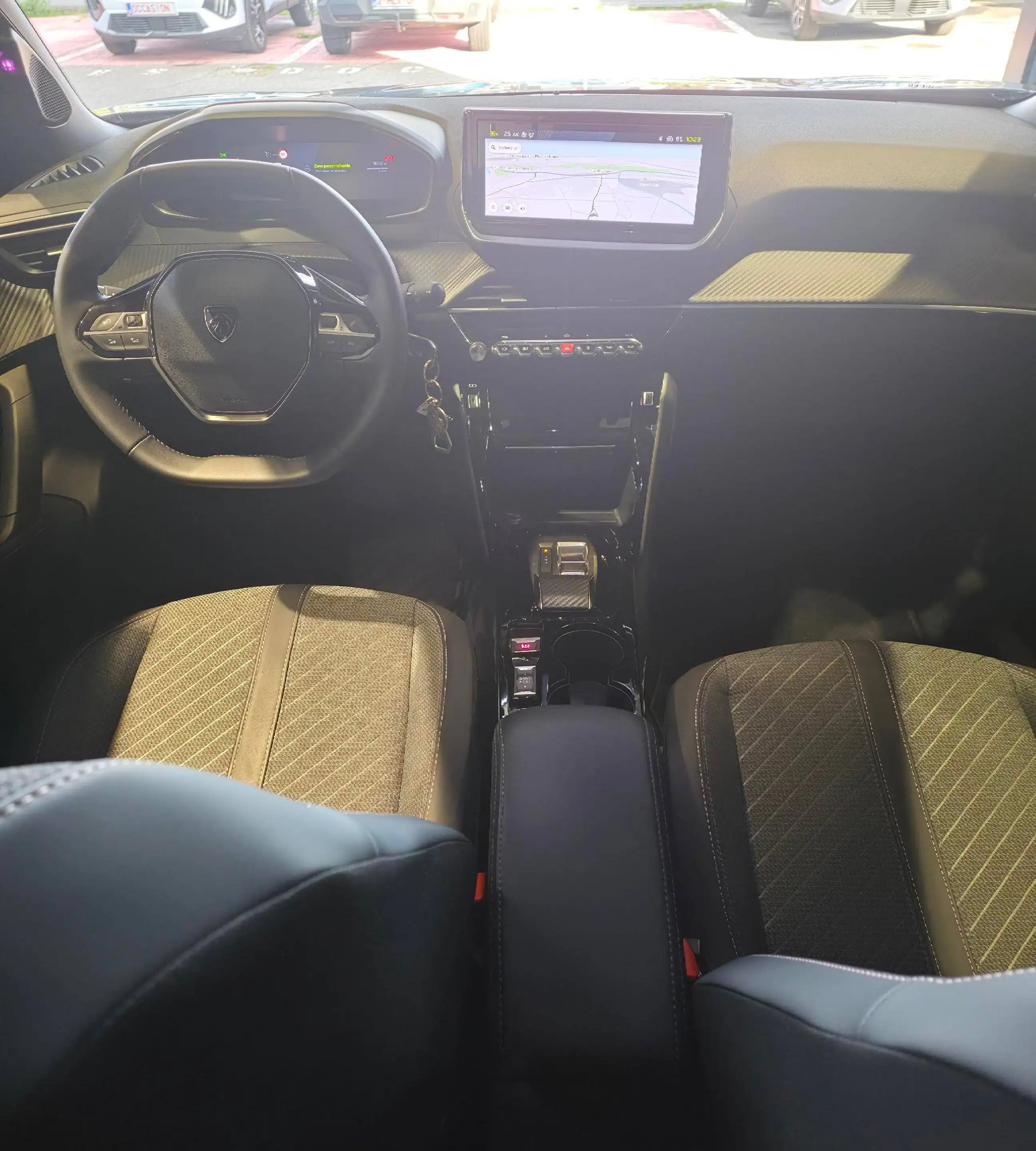 Peugeot 2008 2008 1.2 Hybrid Allure e-DCS Allure — photo 5