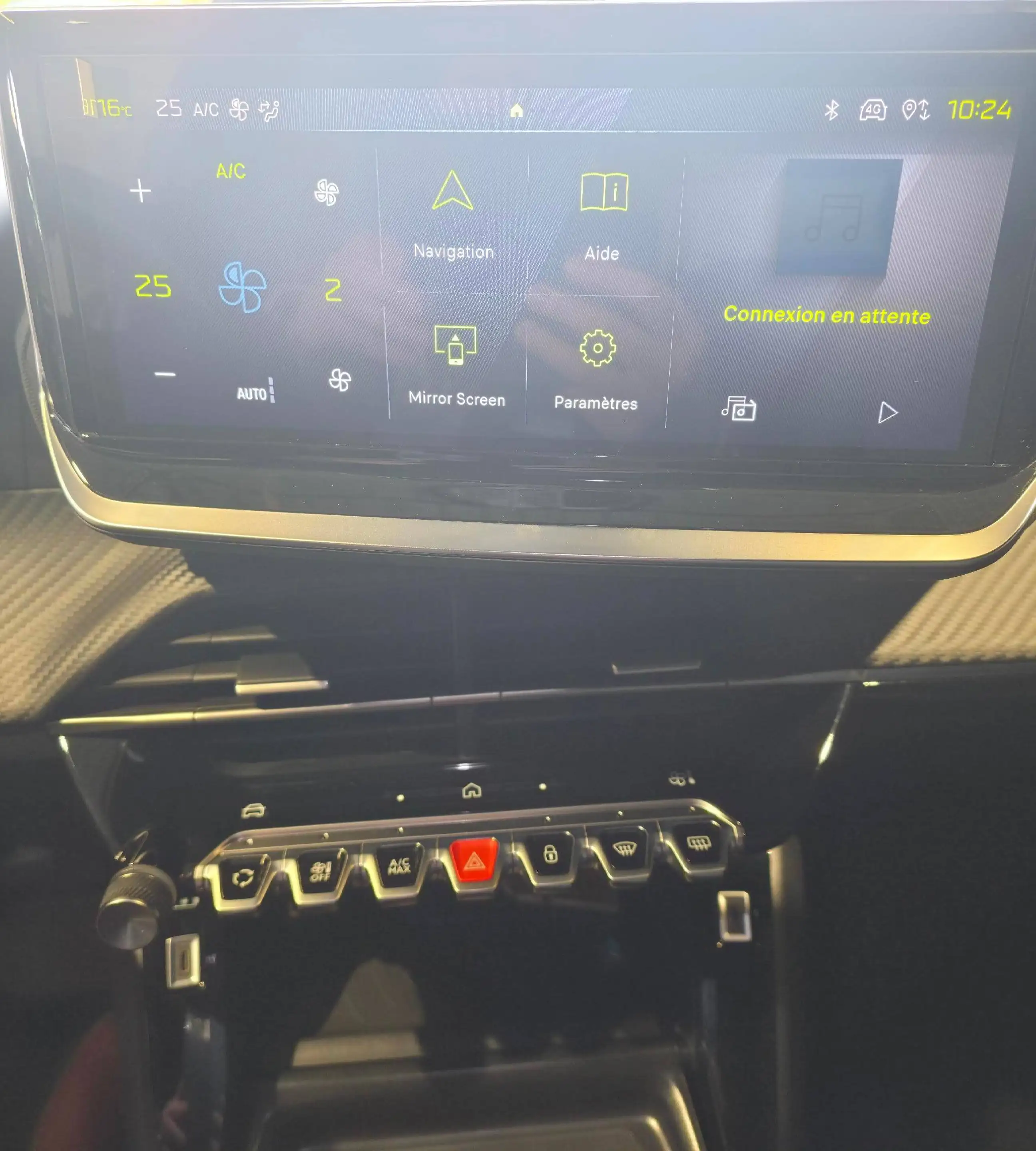 Peugeot 2008 2008 1.2 Hybrid Allure e-DCS Allure — photo 9