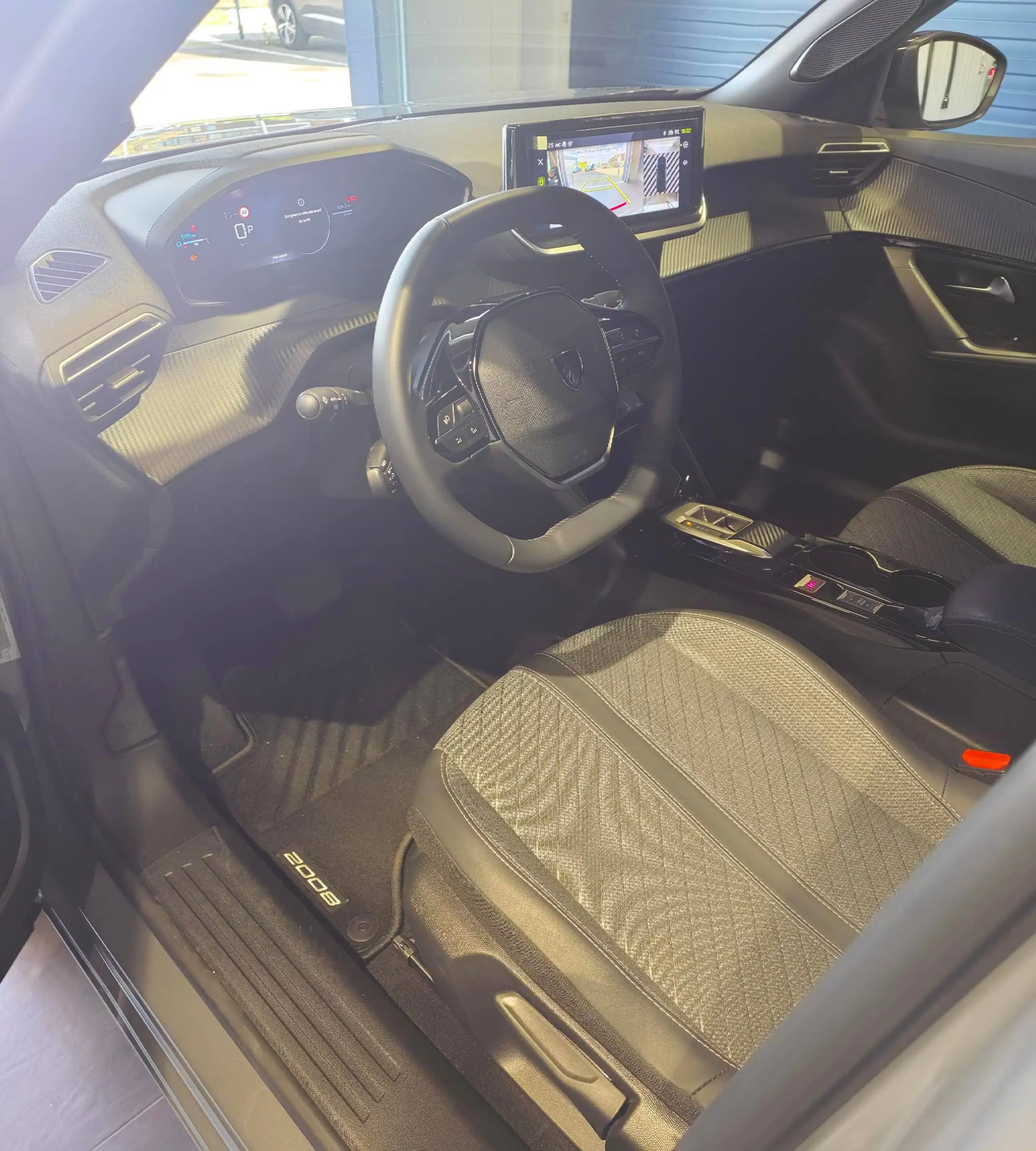 Peugeot 2008 2008 1.2 Hybrid Allure e-DCS Allure — photo 4