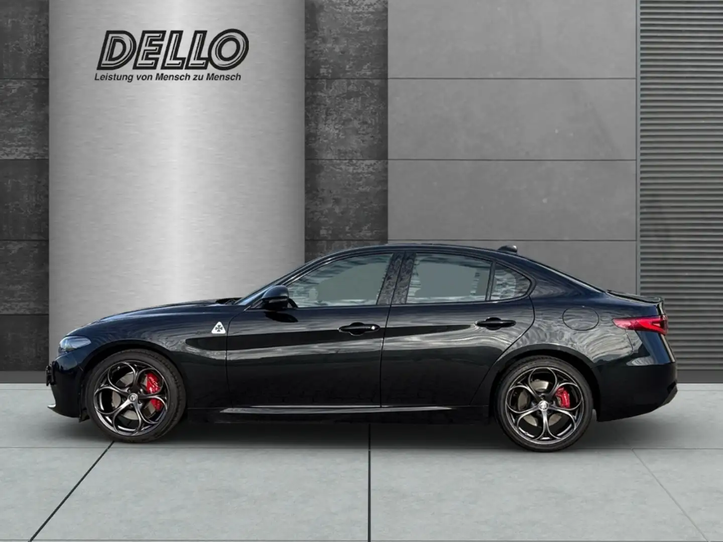 Alfa Romeo Giulia Sprint 2.0 PDC+Kamera Navi BOSE El. Panodach Leder Zwart - 2