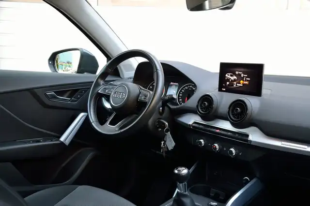 Audi Q2 view 11