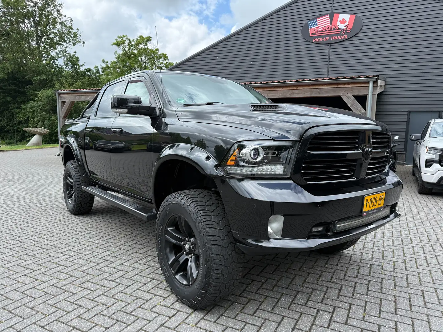 Dodge RAM Sport Hemi 5.7L V8 pick-up bedrijfswagen Schwarz - 1