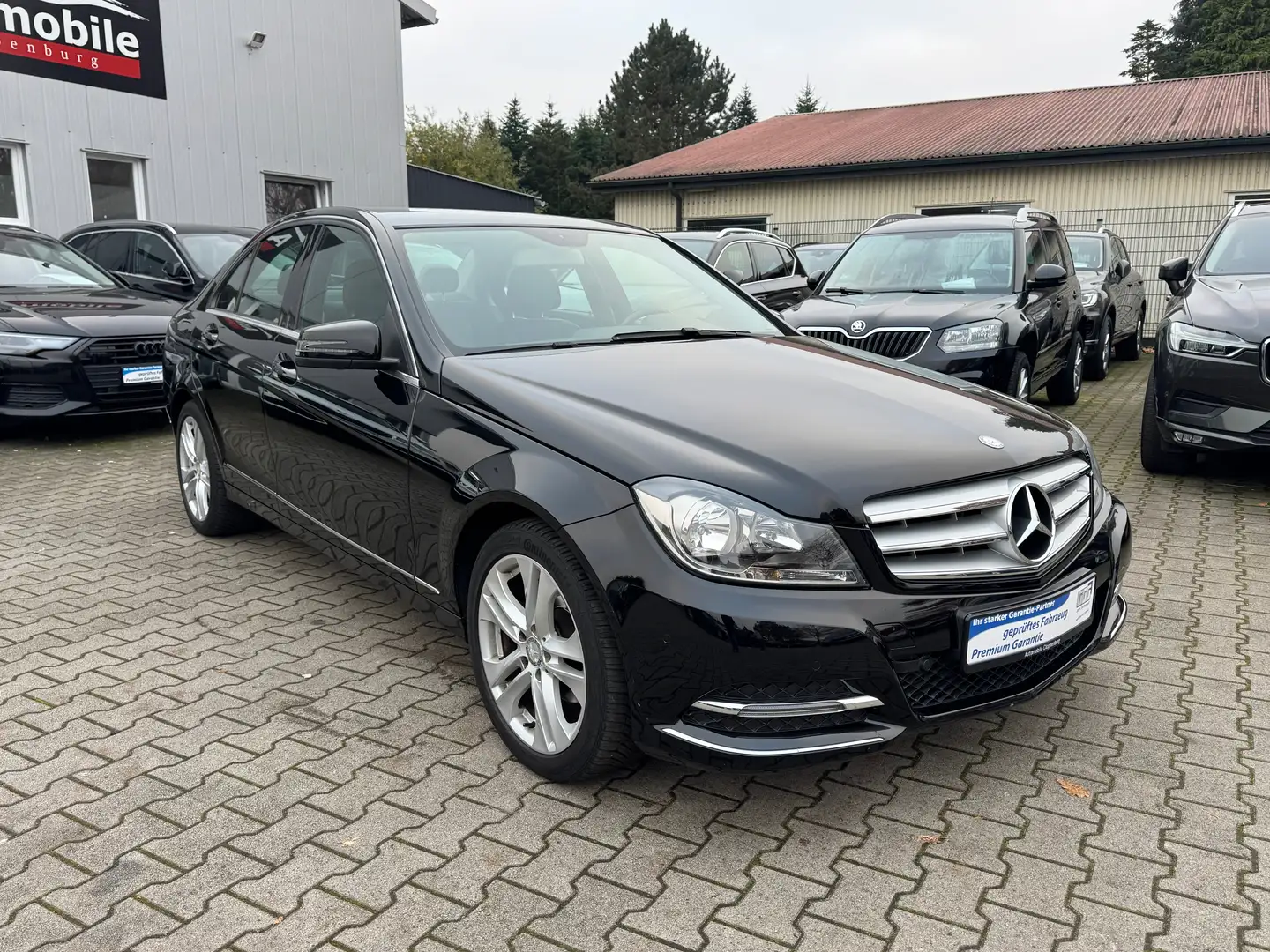 Mercedes-Benz C 180 CGI BlueEfficiency Automatik Schwarz - 2