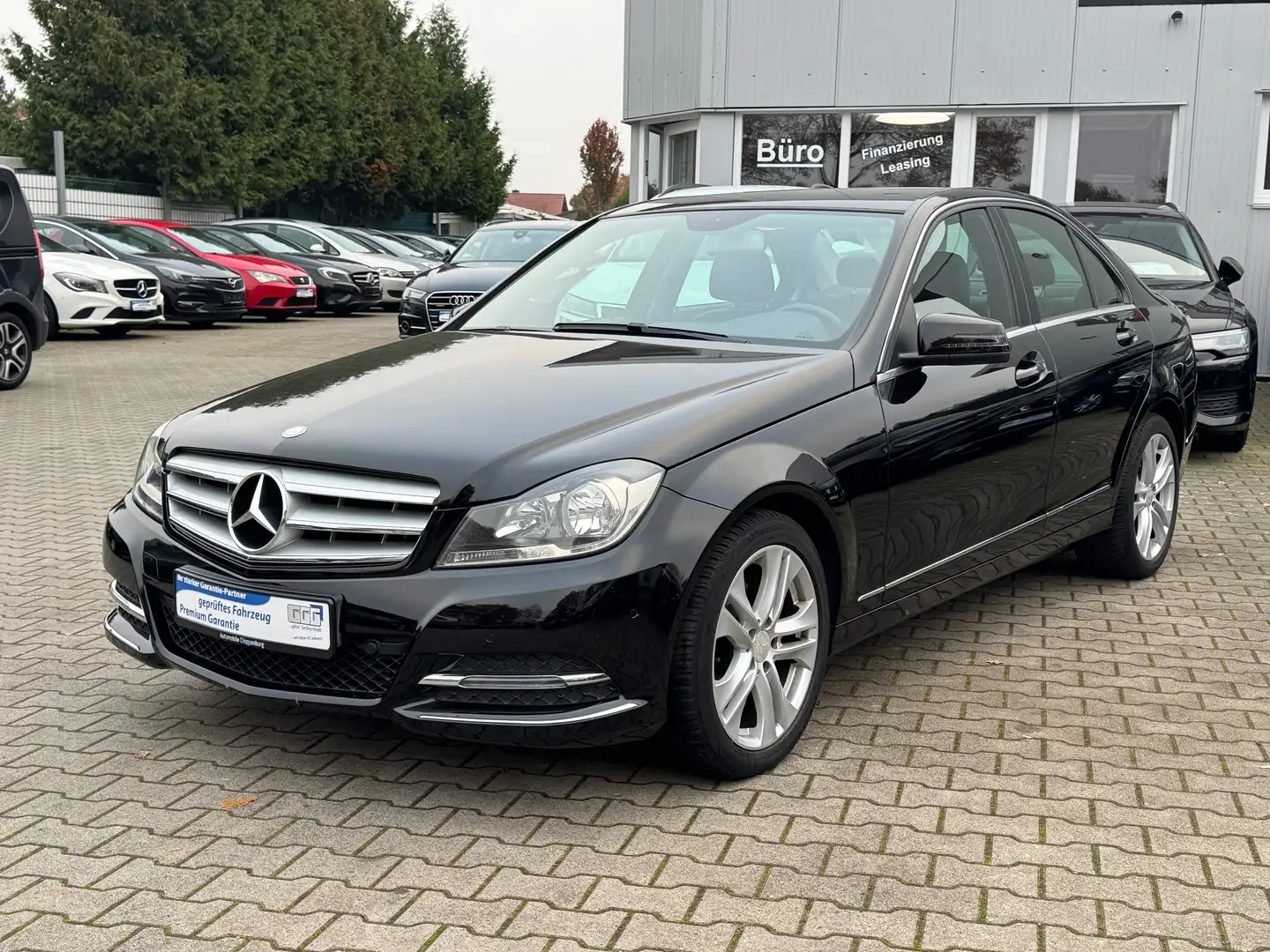 Mercedes-Benz C 180 CGI BlueEfficiency Automatik Schwarz - 1
