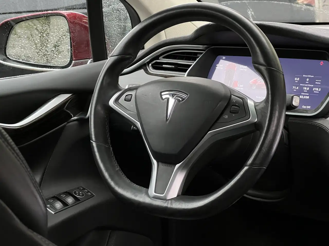Tesla Model X fotografie Tesla Model X