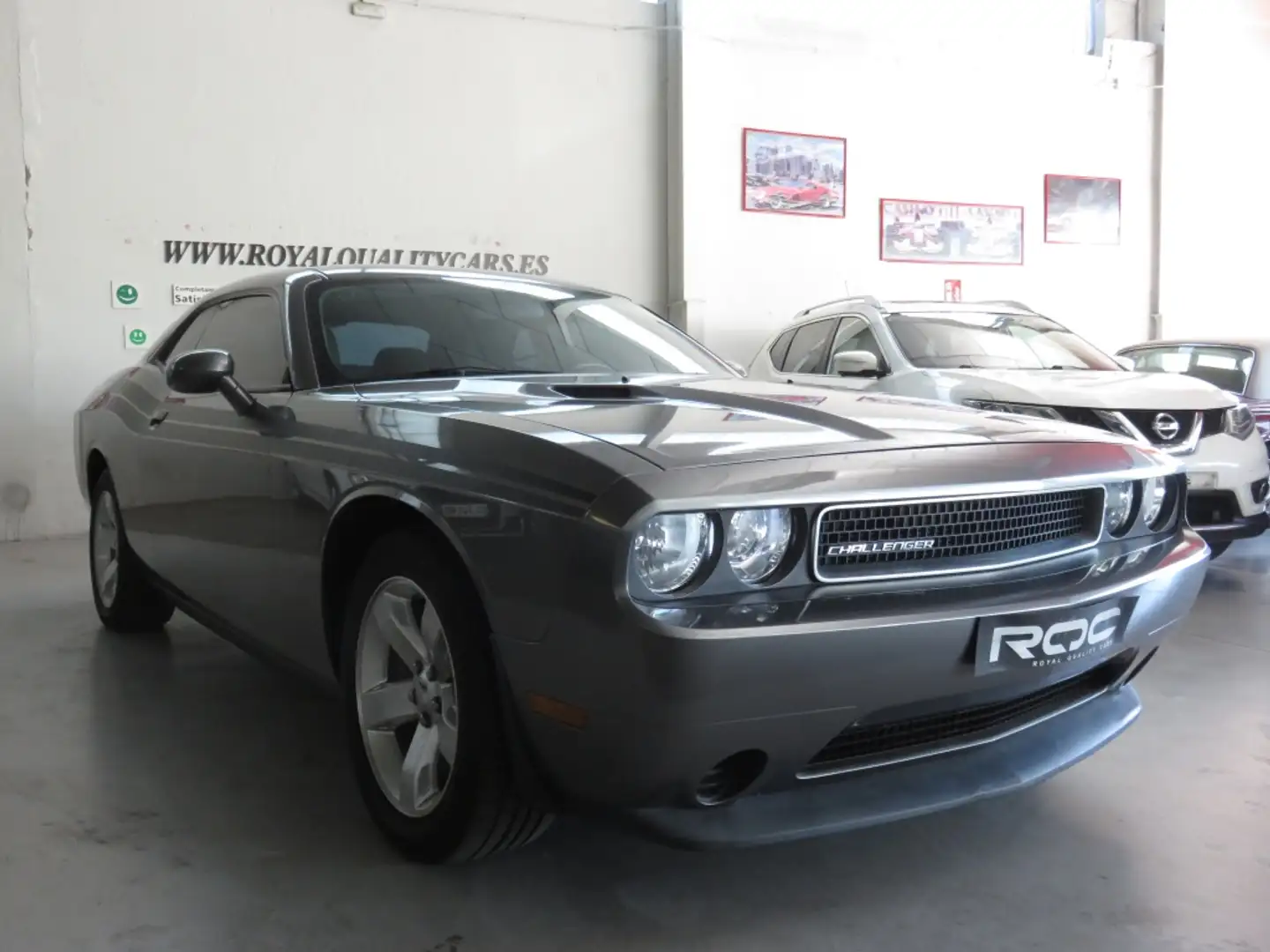 Dodge Challenger Coupé Aut. Gris - 1