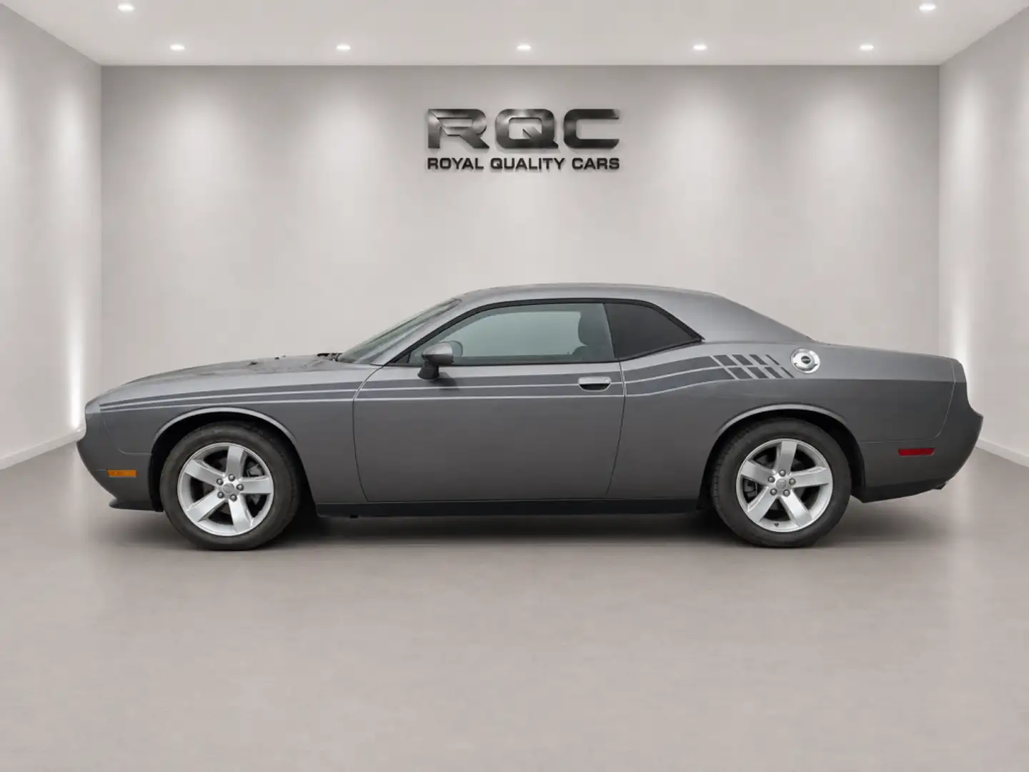 Dodge Challenger Coupé Aut. Gris - 2