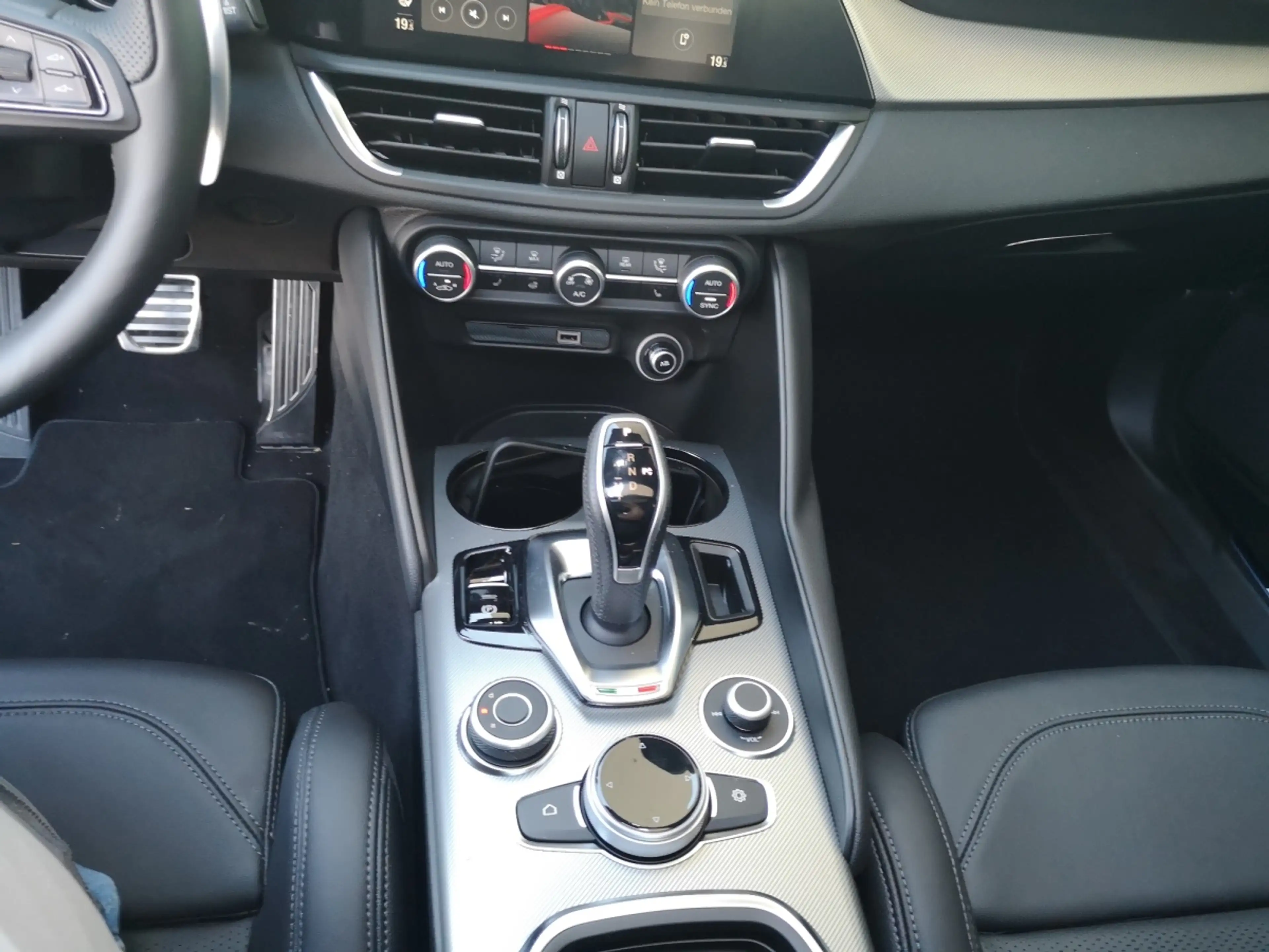 Alfa Romeo Giulia Alfa Giulia 280PS Q4 — photo 8