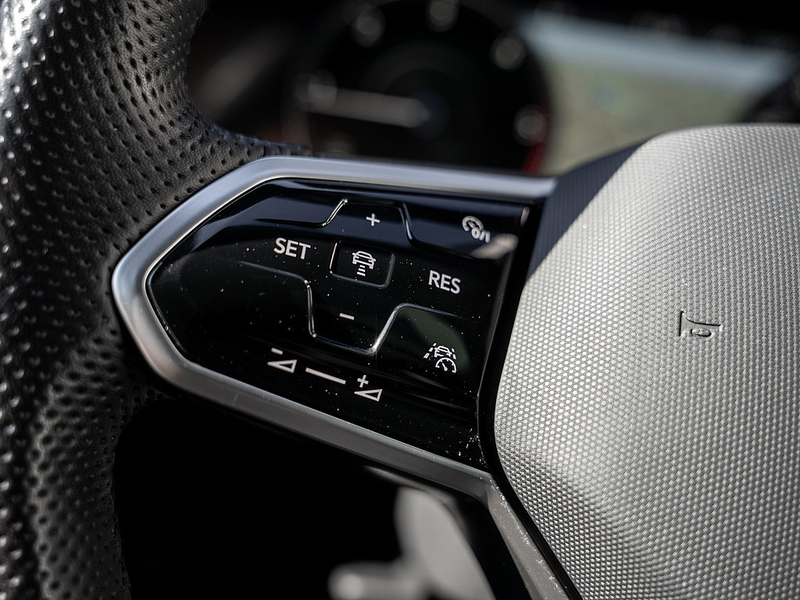Volkswagen Touareg 3.0 V6 TDI R-Line 4MOTION 360° MATRIX — photo 12