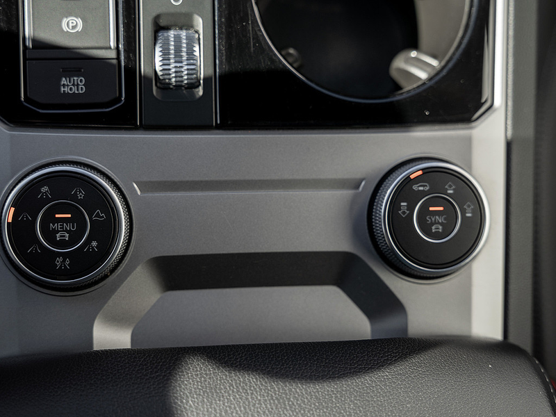 Volkswagen Touareg 3.0 V6 TDI R-Line 4MOTION 360° MATRIX — photo 9