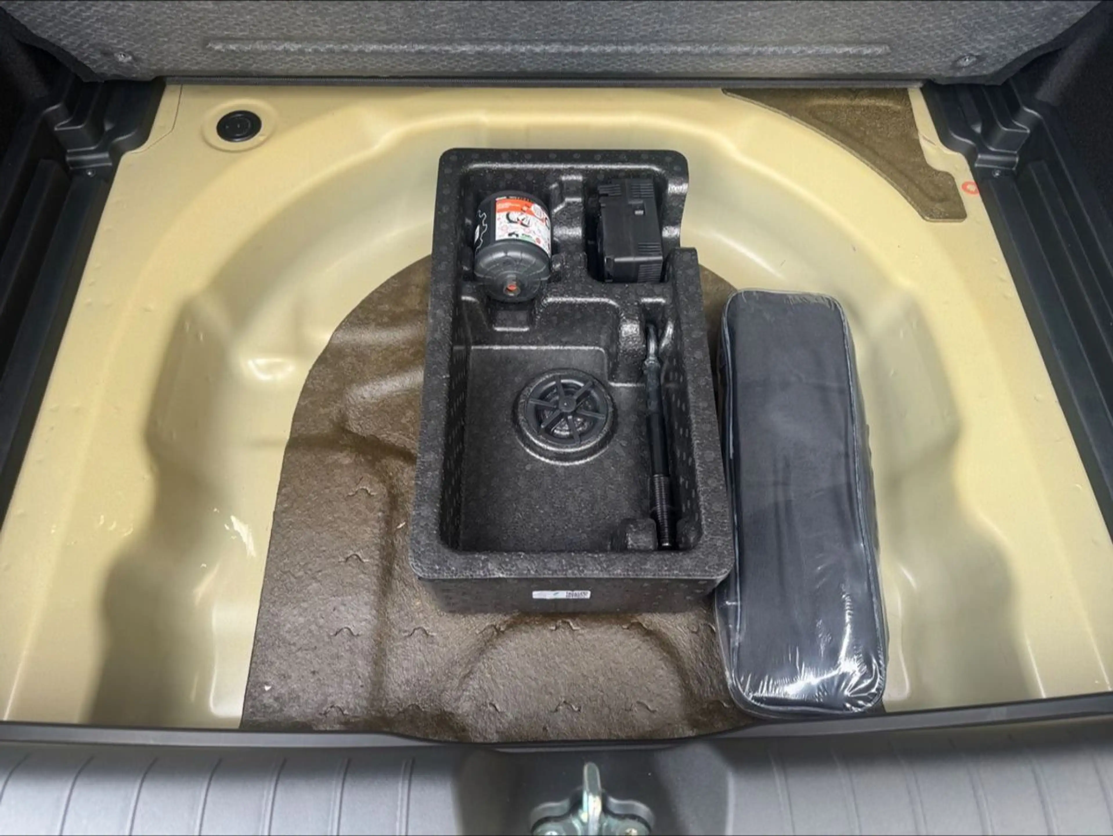 Kia K4 1.0 T-GDI Vision — photo 8