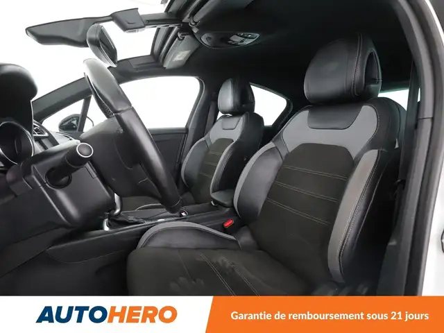 DS Automobiles DS 4 Crossback view 10