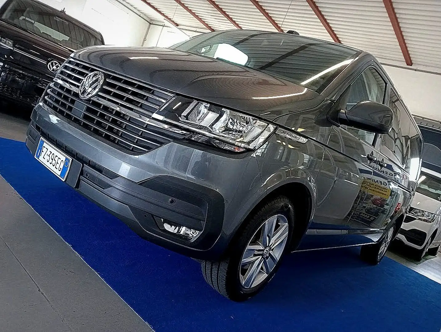 Volkswagen T6 Caravelle T6.1 PL CRUISE 4MOTION 4X4 IVA DEDUCIBILE PRONTO Grigio - 1