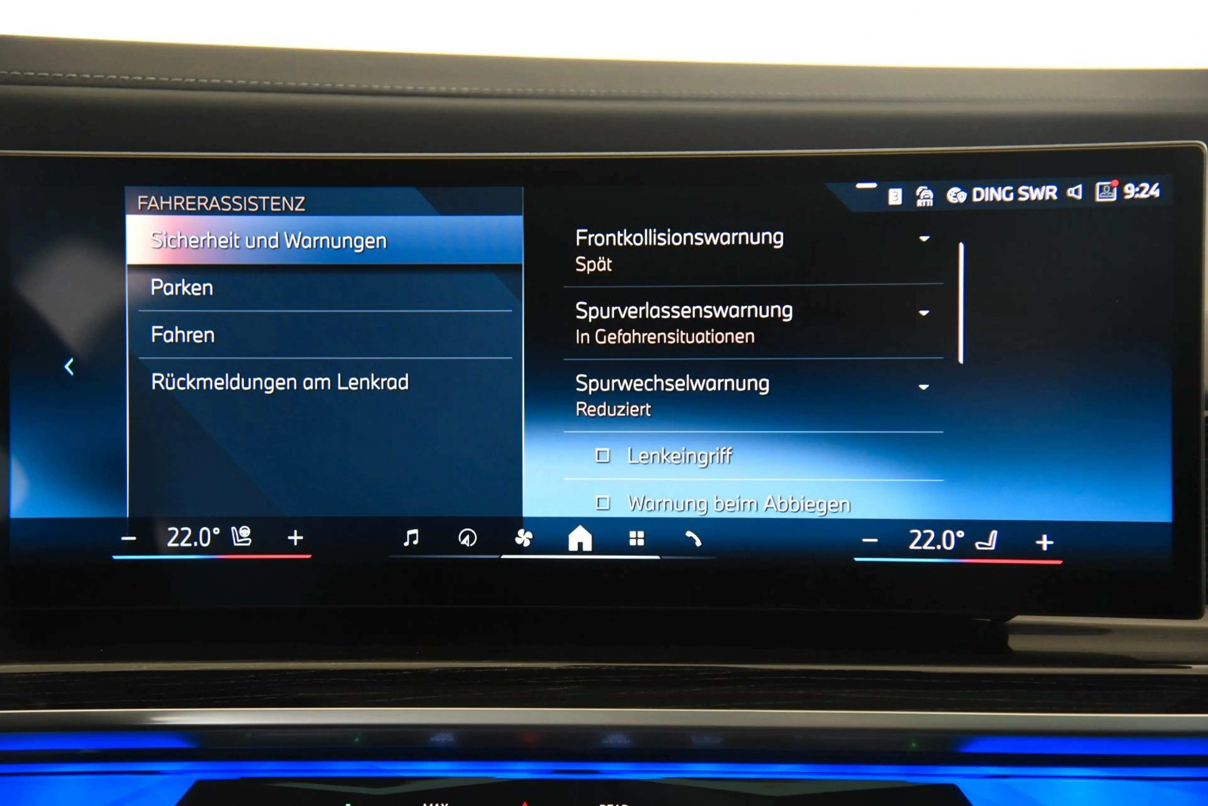 BMW 740 d xDrive M Sport Pro StandHzg LED Pano HUD — photo 13