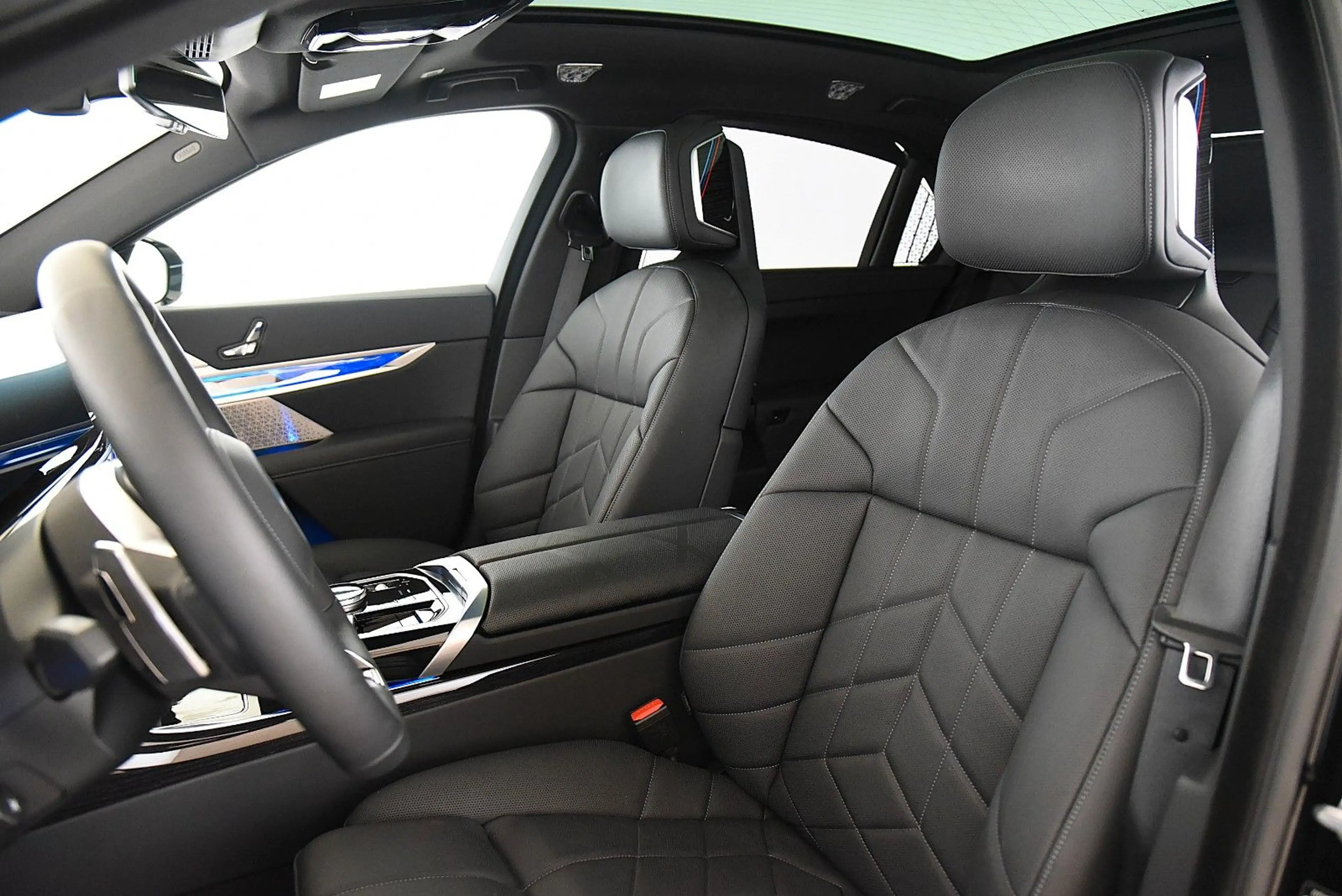 BMW 740 d xDrive M Sport Pro StandHzg LED Pano HUD — photo 5