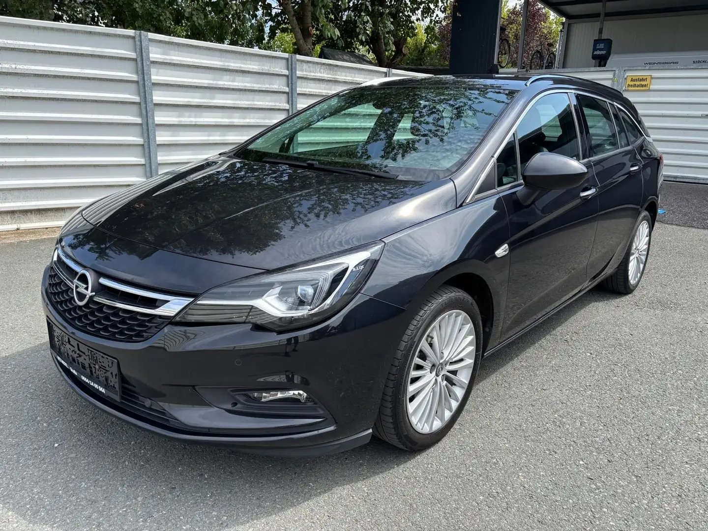 Opel Astra ST 1,4 Turbo Ecotec Direct Inj. Innovation Schwarz - 1