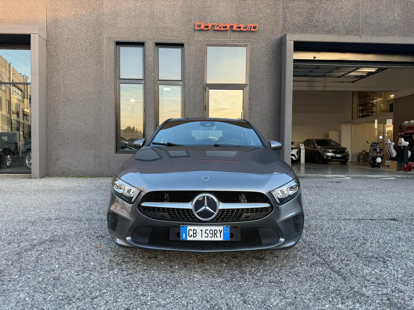 Mercedes-Benz A 180 A 180 Sport Extra auto Gris - 2