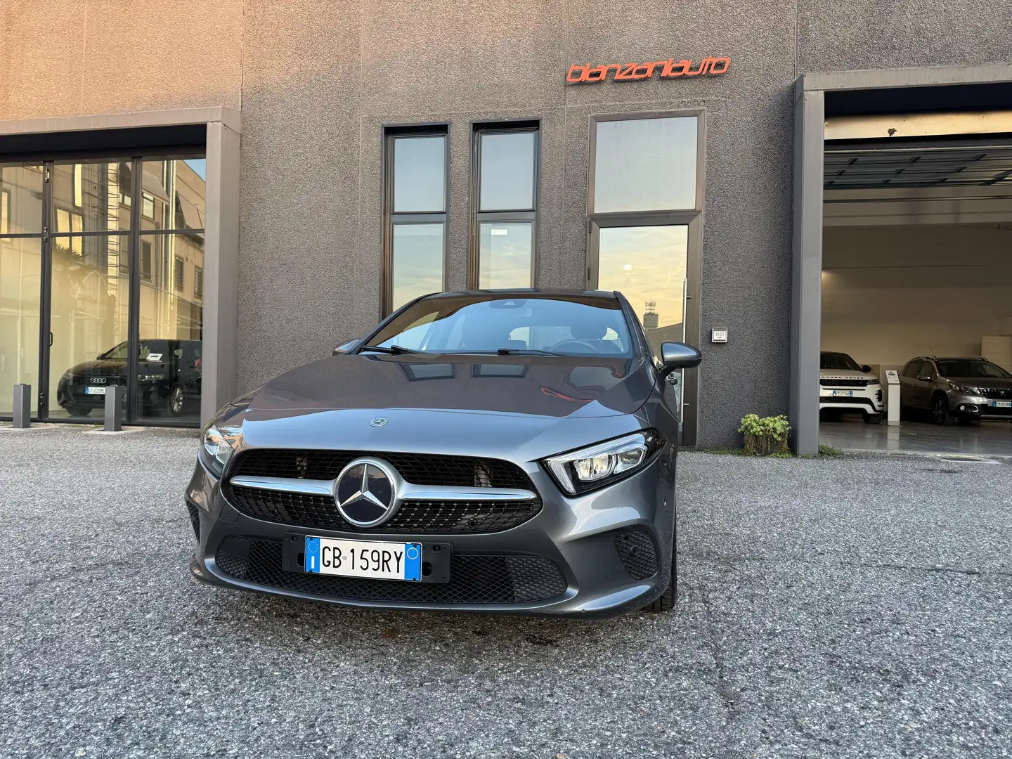 Mercedes-Benz A 180 A 180 Sport Extra auto Gris - 1