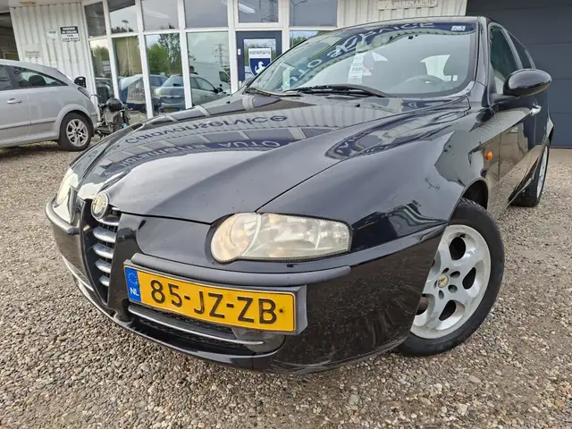 Alfa Romeo 147 1.6 TS Distinctive**NIEUWE APK !!
