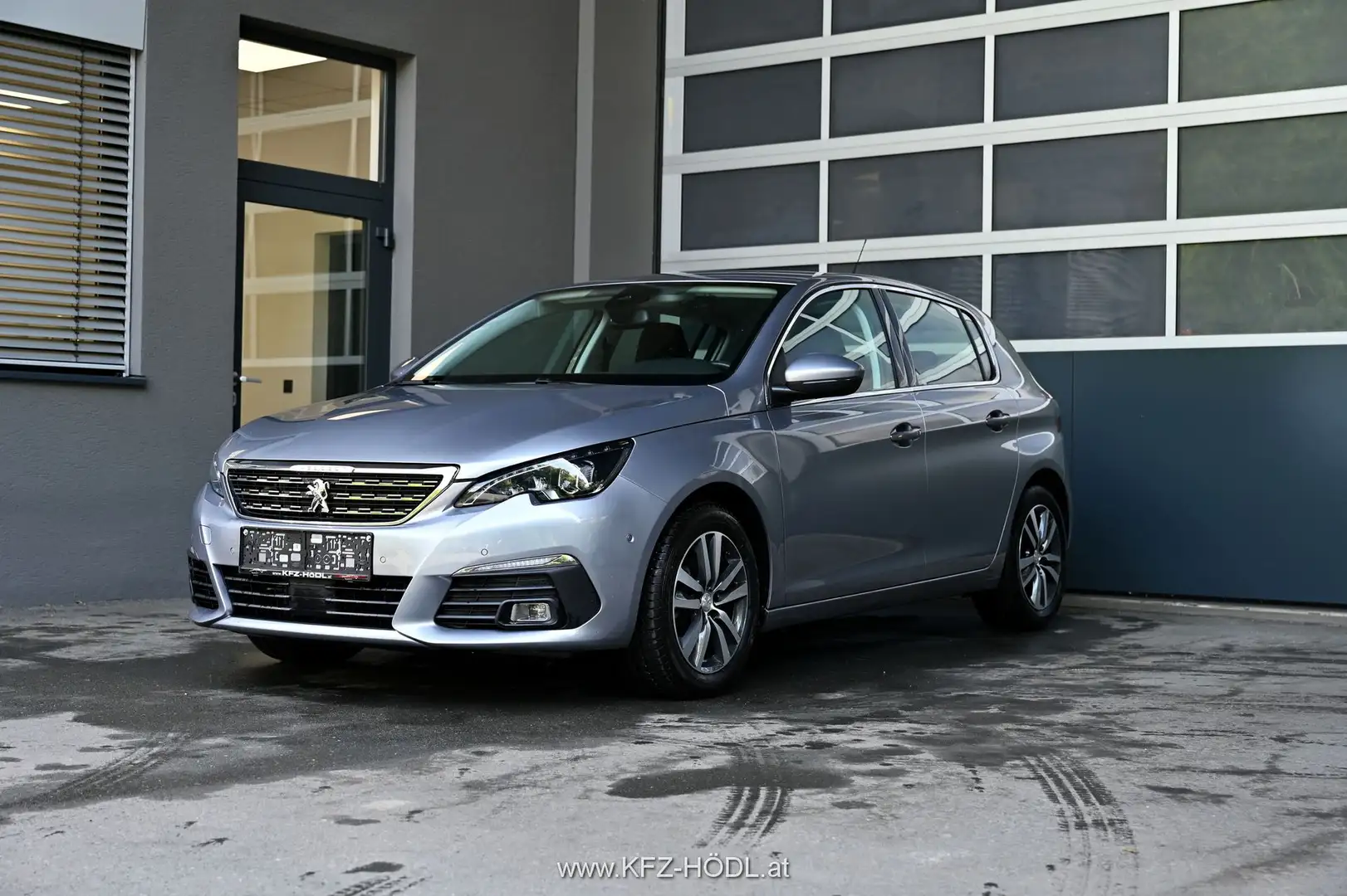 Peugeot 308 1.2 e-THP/PureTech 130 Allure Pickerl NEU Silber - 1