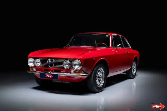 Alfa Romeo GT 1300 Junior. Fully restored with a 1600 GT engine!