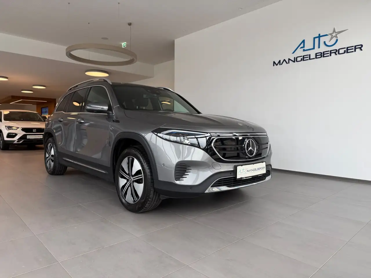 Mercedes-Benz EQB 300