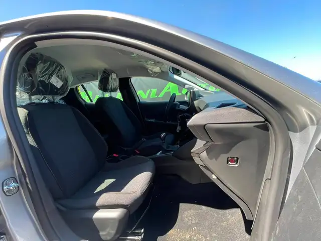 Peugeot 208 view 10