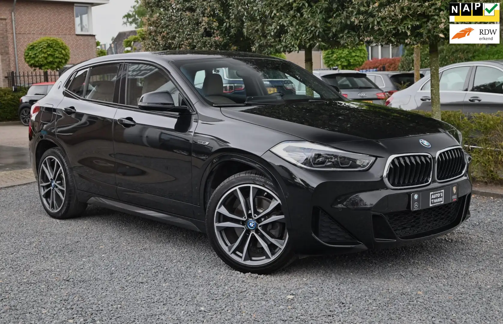 BMW X2 XDrive25e Executive M-Sport 220 PK Dealer o.h Head Zwart - 1