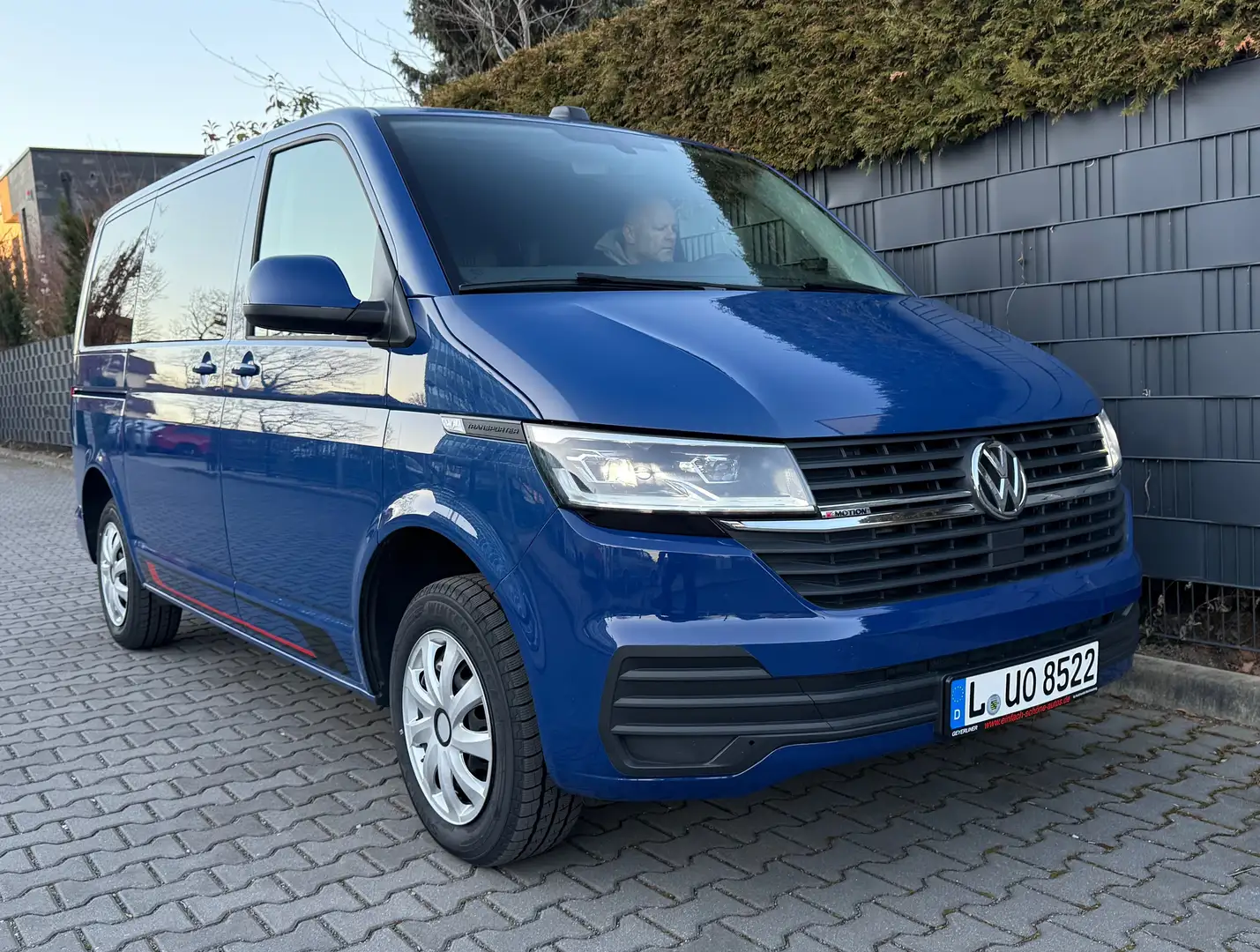 Volkswagen T6.1 Multivan 2,0TDI *DSG *ST.HZG. *GARANTIE*INSP.+TÜV NEU Bleu - 2