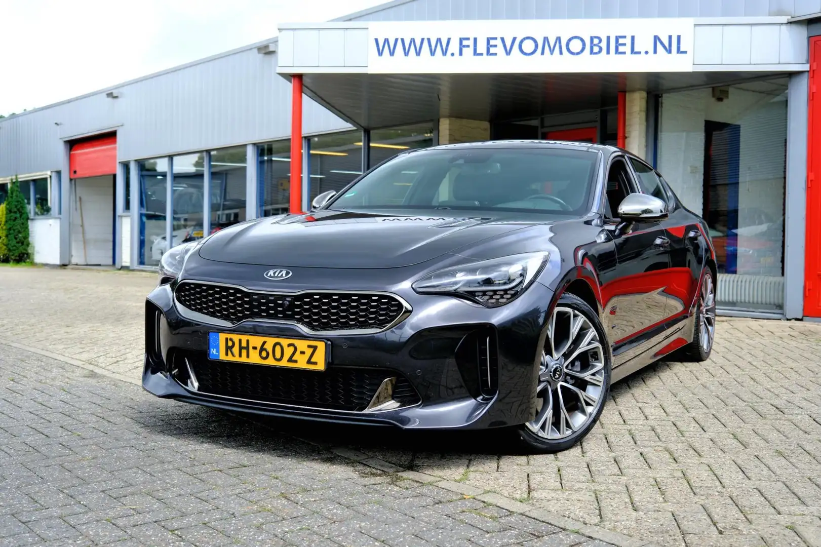 Kia Stinger 2.0 T-GDI 256pk GT-Line Aut.Pano|Leder|360cam|LMV| Gris - 1