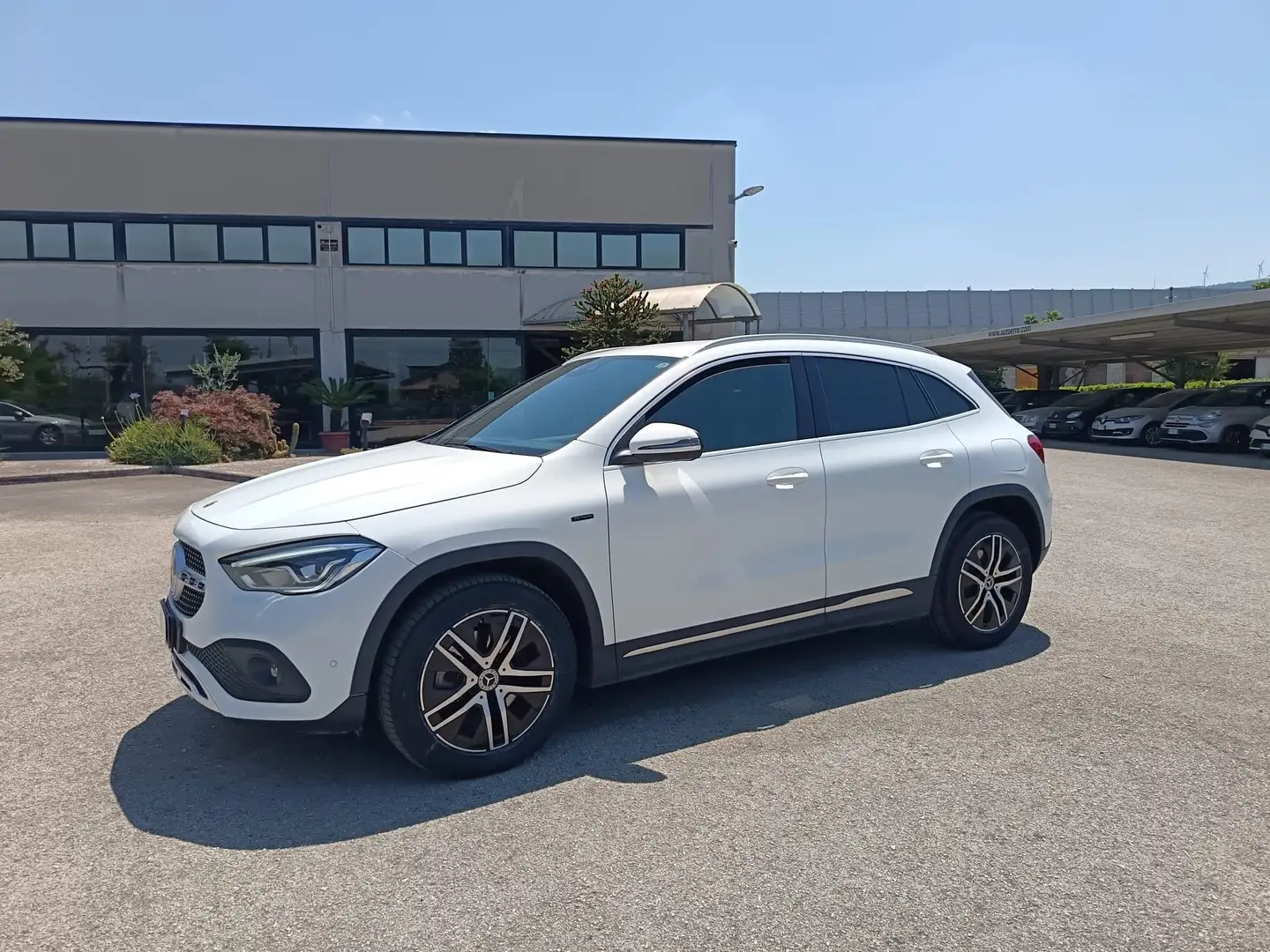 Mercedes-Benz GLA 250 GLA-H247 2020 e phev (eq-power) Premium auto Bianco - 1