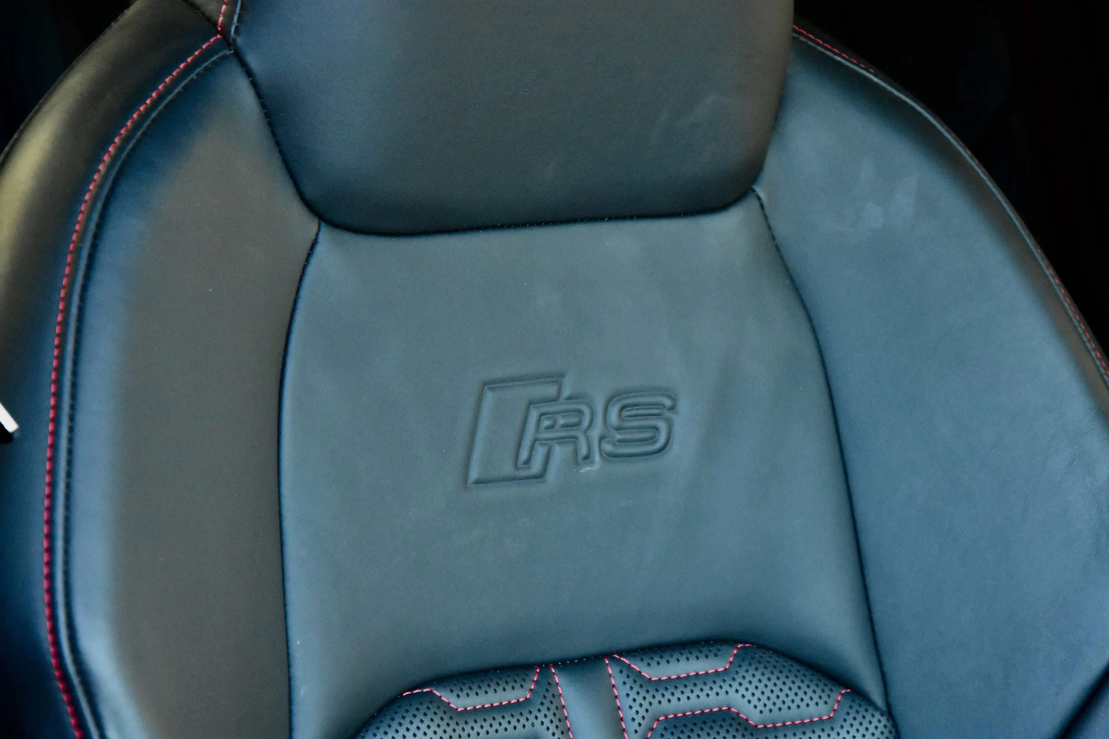 Audi RS6 RS6 4.0 V8 TFSI Quattro **HUD**PANO**MATRIX**REAR WHEEL STEERING**AIR SUSPENSION — photo 15