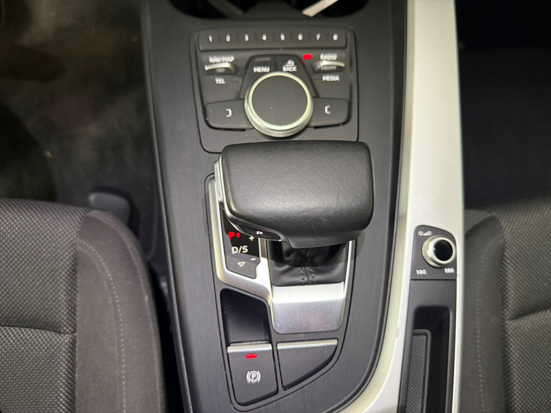 Audi A4 Limousine 2.0 TFSI ultra Pro Line Airco, Navigatie — photo 19