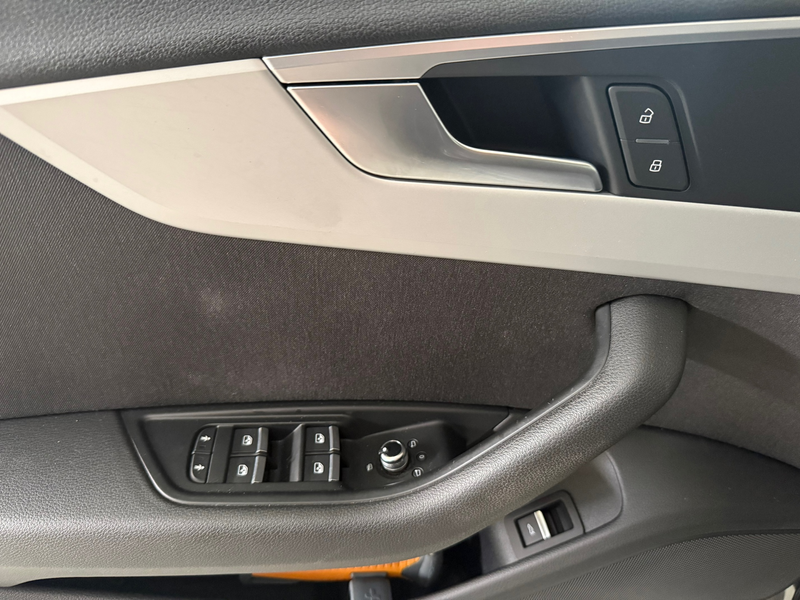 Audi A4 Limousine 2.0 TFSI ultra Pro Line Airco, Navigatie — photo 24