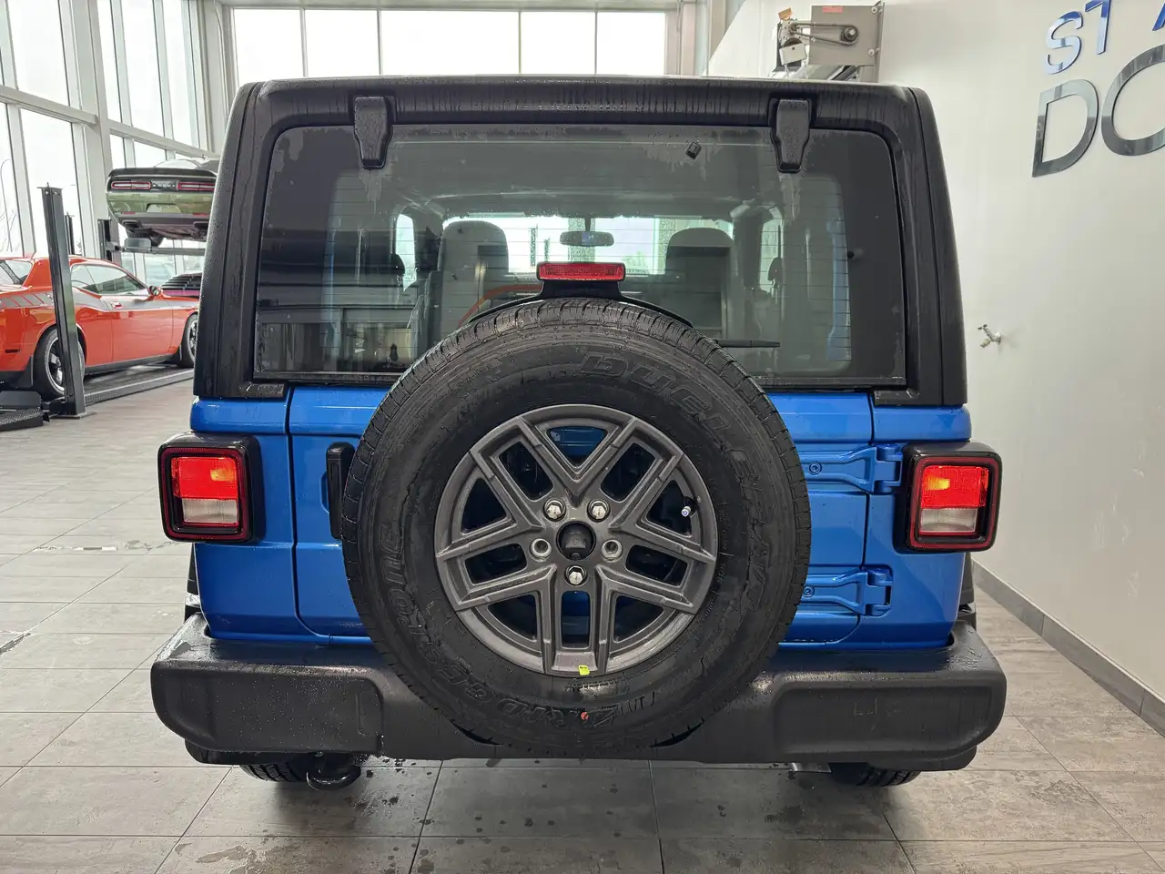 Jeep Wrangler photo Jeep Wrangler